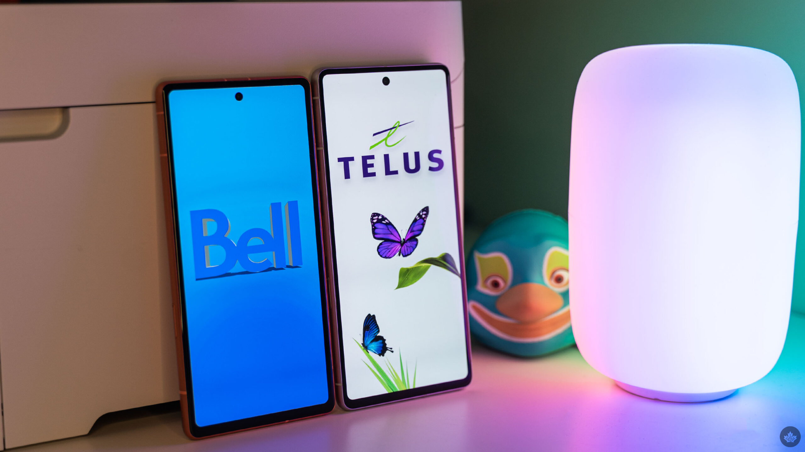 Telecom news roundup: Bell, Telus must provide fibre access [Aug 10-16]